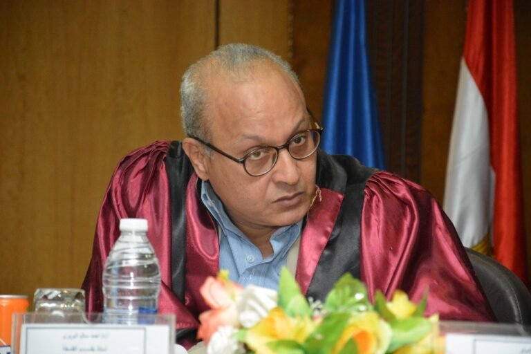 تجلي الإله في مؤمنون بلا حدود